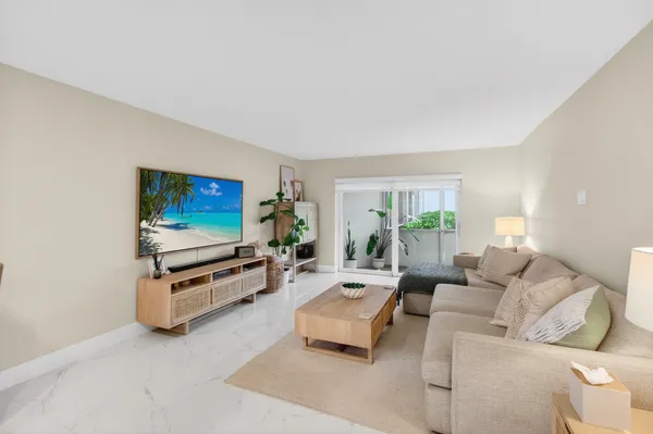 $2,500 | 322 North Federal Highway, Unit 137, Deerfield Beach, FL 33441