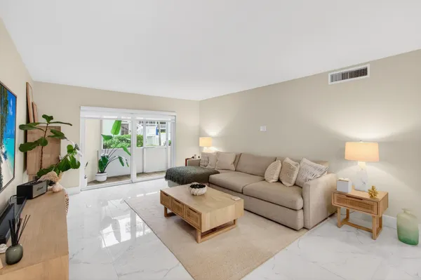 $2,500 | 322 North Federal Highway, Unit 137, Deerfield Beach, FL 33441
