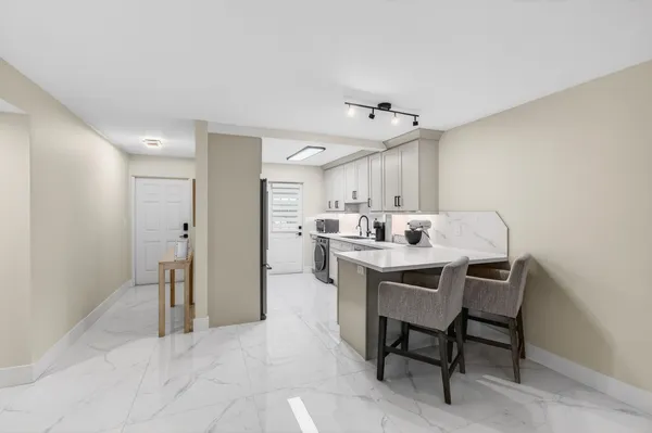 $2,500 | 322 North Federal Highway, Unit 137, Deerfield Beach, FL 33441