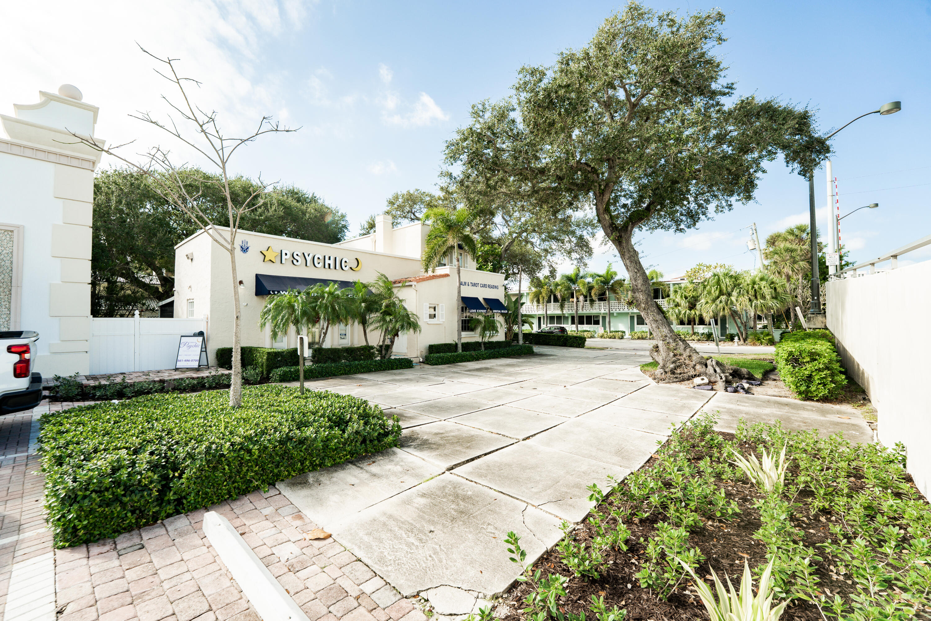 700 East Palmetto Park Road Boca Raton, FL 33432 - Photo 25 of 27 a view of a street with houses
