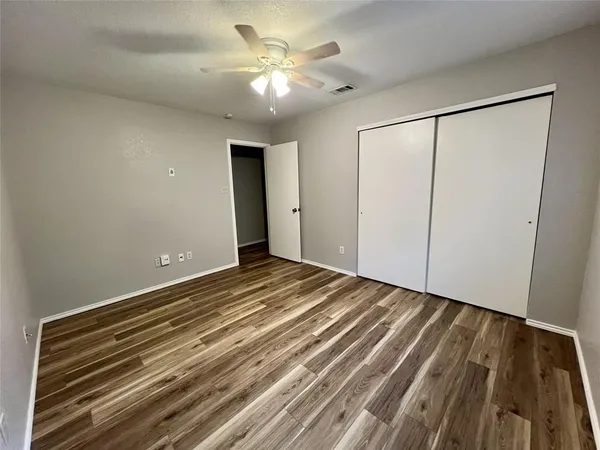 $2,275 | 759 Meadowcreek Court, Garland, TX 75043