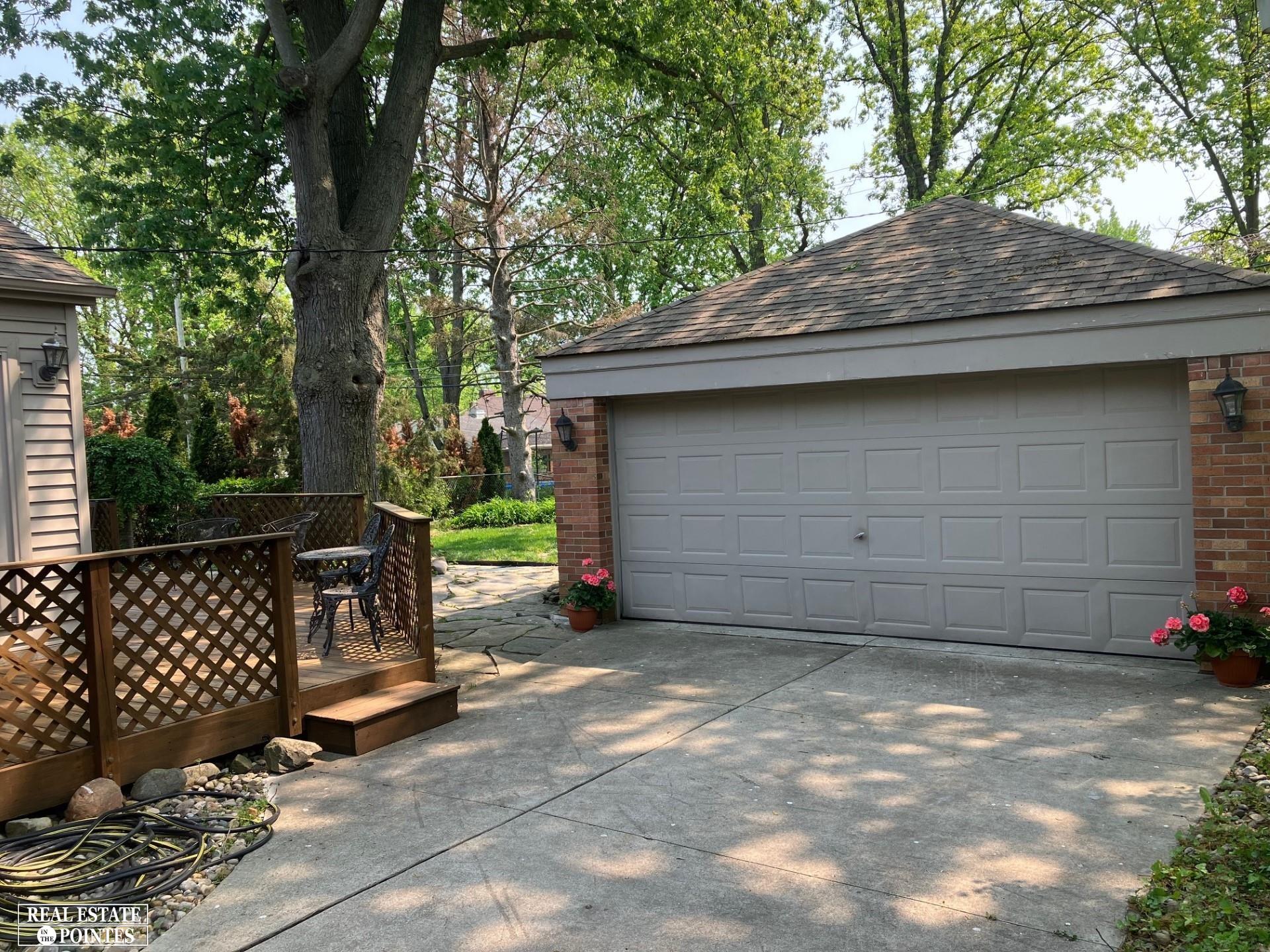 1231 Hawthorne Road Grosse Pointe, MI 48236 - Photo 35 of 41 Gallery Image 35