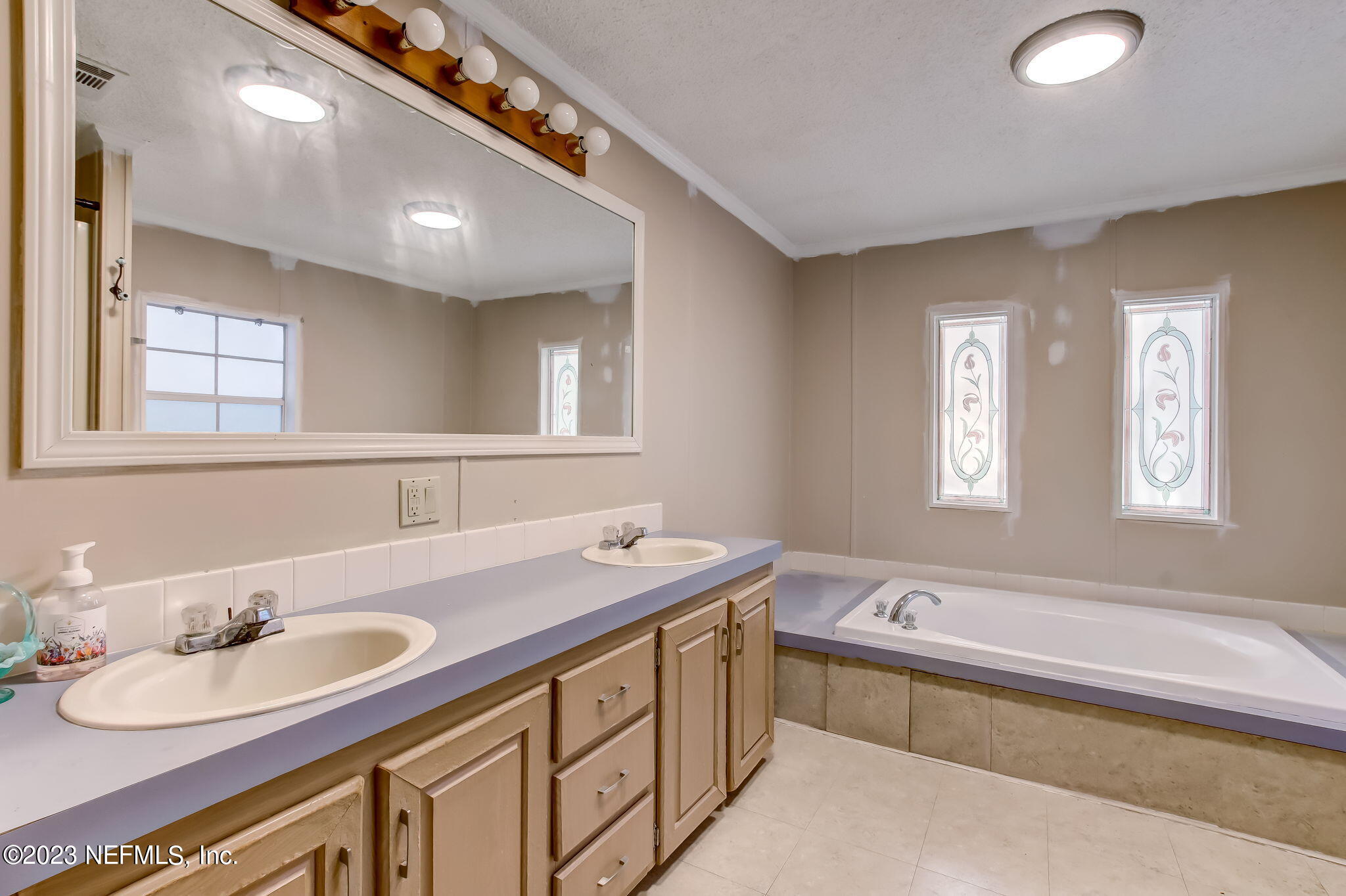 44124 Maple Court Callahan, FL 32011 - Photo 22 of 44 Primary Bathroom / Garden Tub