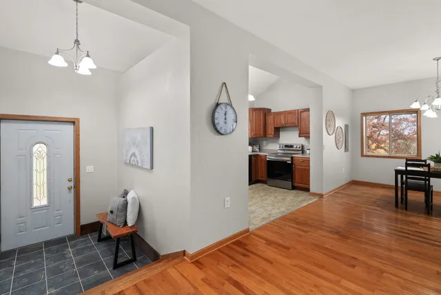 $800,000 | 5220 County Rd HH, Barneveld, WI 53507