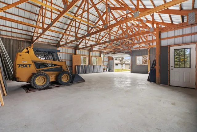 $800,000 | 5220 County Rd HH, Barneveld, WI 53507