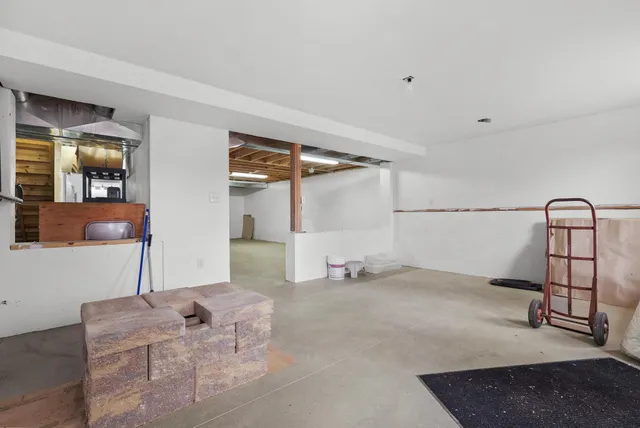 $800,000 | 5220 County Rd HH, Barneveld, WI 53507