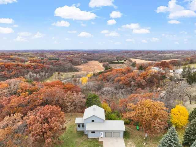 $800,000 | 5220 County Rd HH, Barneveld, WI 53507