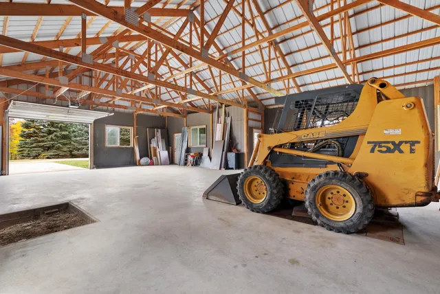 $800,000 | 5220 County Rd HH, Barneveld, WI 53507