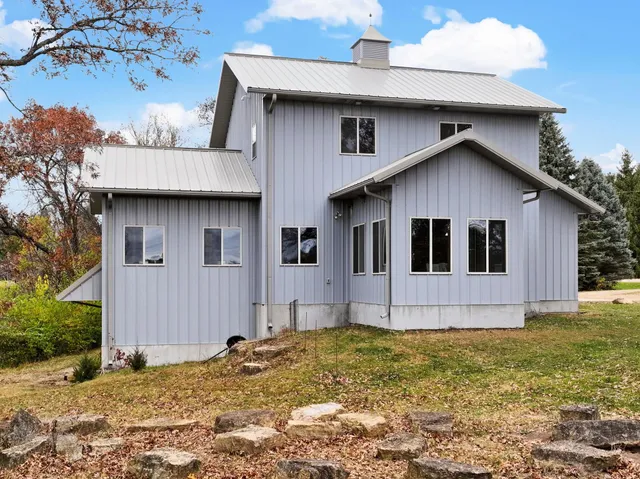 $800,000 | 5220 County Rd HH, Barneveld, WI 53507