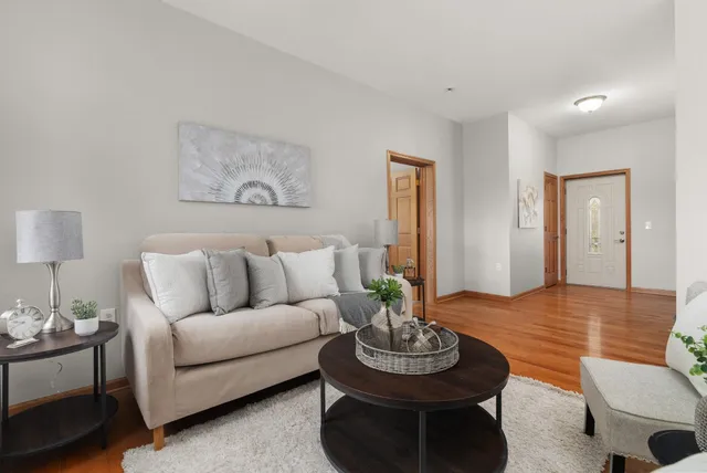 $800,000 | 5220 County Rd HH, Barneveld, WI 53507