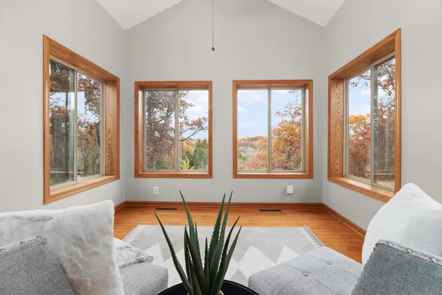 $800,000 | 5220 County Rd HH, Barneveld, WI 53507