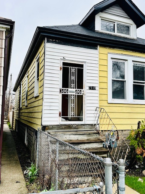 7149 South Honore Street Chicago, IL 60636 - Photo 2 of 8