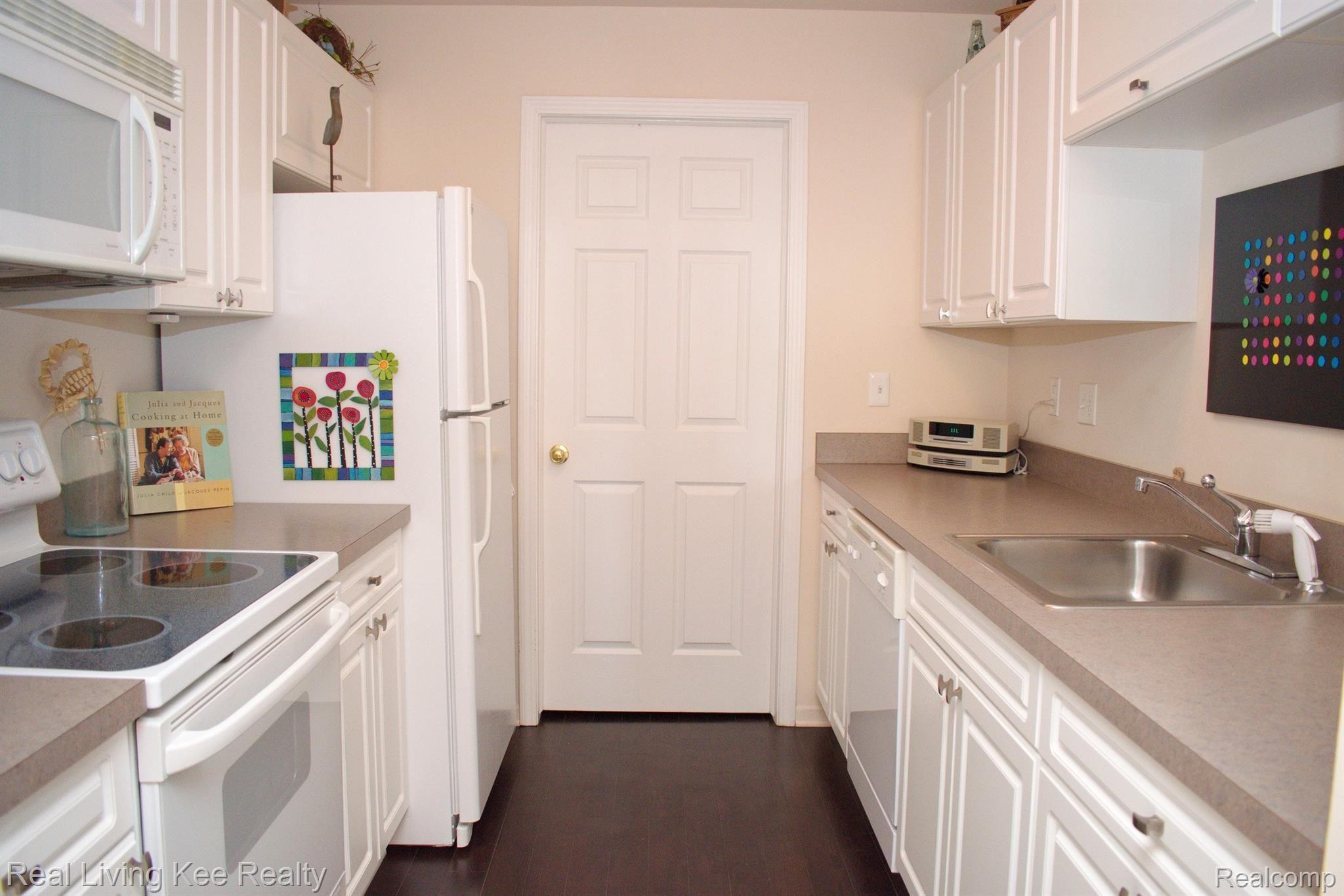 3520 Oakmonte Boulevard Rochester, MI 48306 - Photo 8 of 25 Kitchen 45.jpg