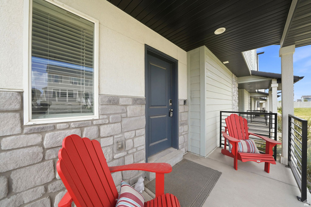1639 East Indigo Loop Layton, UT 84040 - Photo 2 of 28