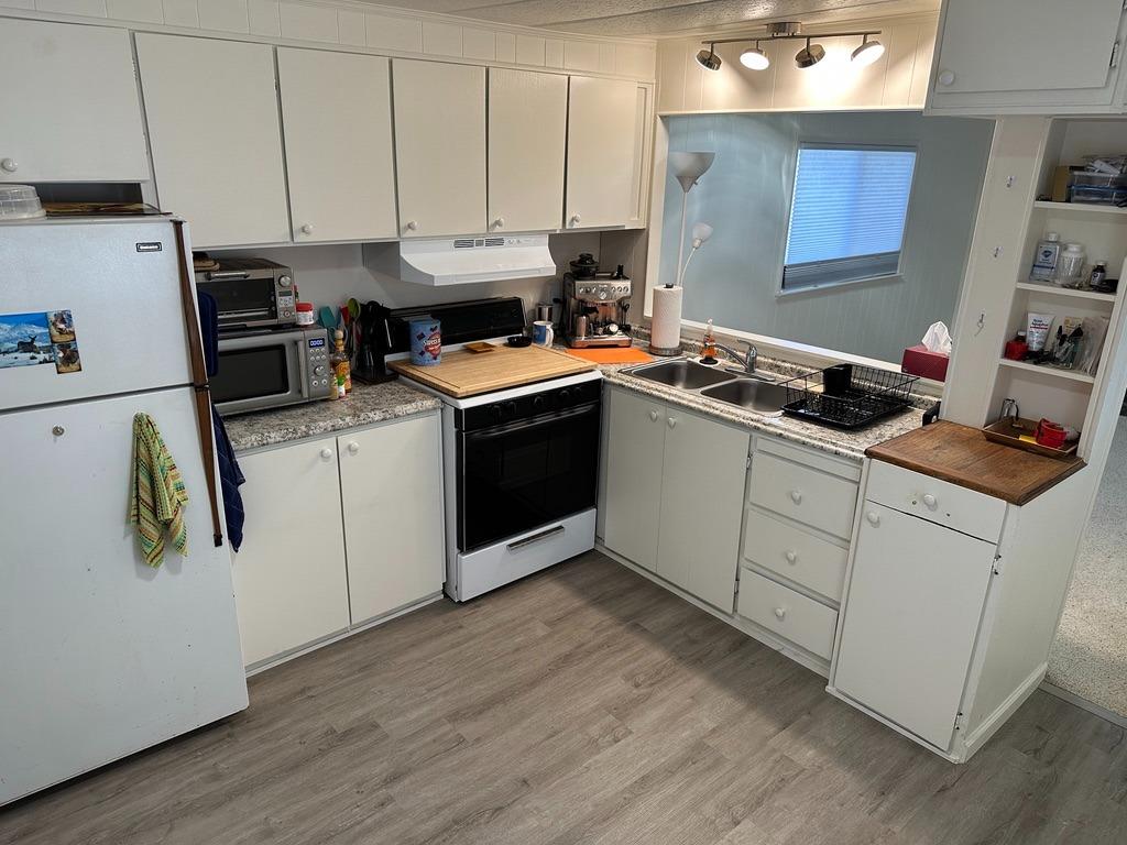 257 Quarter Circle Davis, CA 95618 - Photo 2 of 19