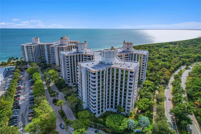 $1,050,000 | 1121 Crandon Boulevard, Unit E803, Key Biscayne, FL 33149