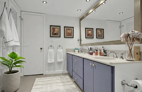 $1,050,000 | 1121 Crandon Boulevard, Unit E803, Key Biscayne, FL 33149