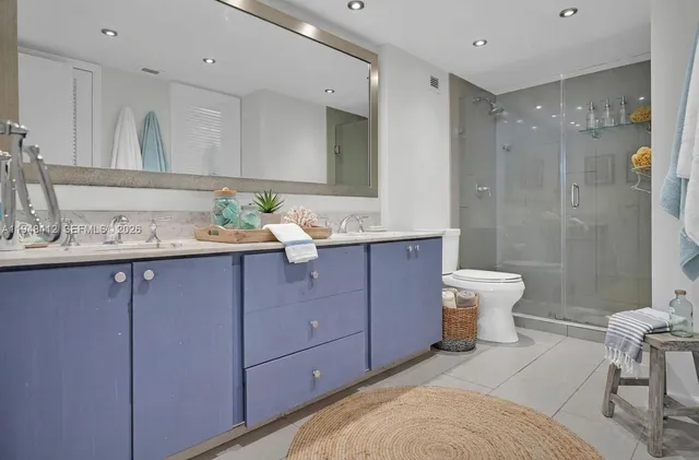 $1,050,000 | 1121 Crandon Boulevard, Unit E803, Key Biscayne, FL 33149