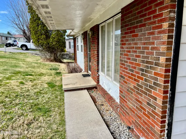 $145,000 | 237 Grandview Drive Southeast, Wise, VA 24293