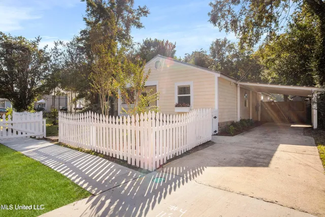 $1,900 | 281 Santini Street, Biloxi, MS 39530