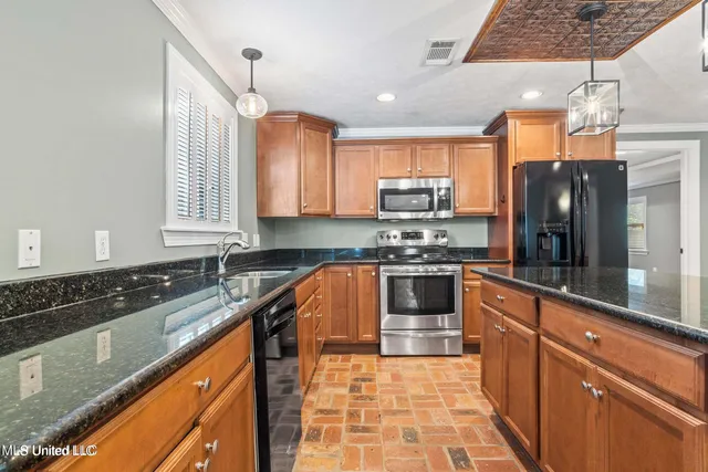 $1,900 | 281 Santini Street, Biloxi, MS 39530