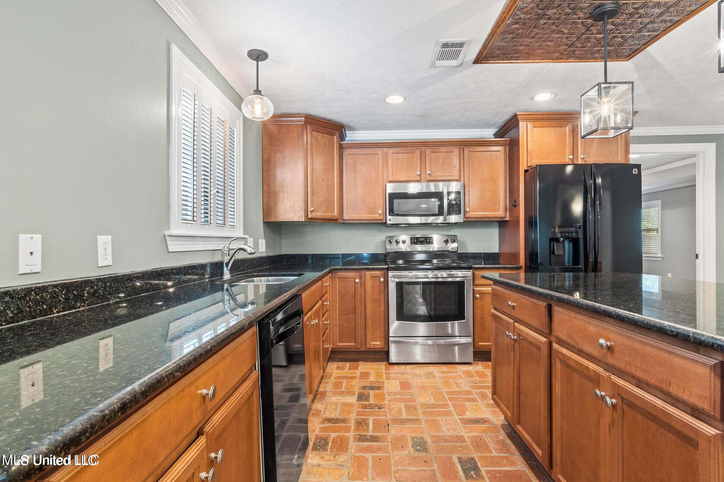 281 Santini Street Biloxi, MS 39530 - Photo 10 of 26 Kitchen 3