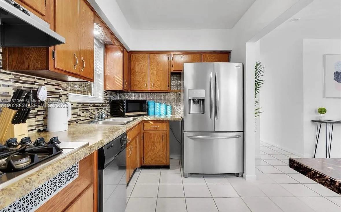 7851 Raleigh Street Hollywood, FL 33024 - Photo 13 of 26