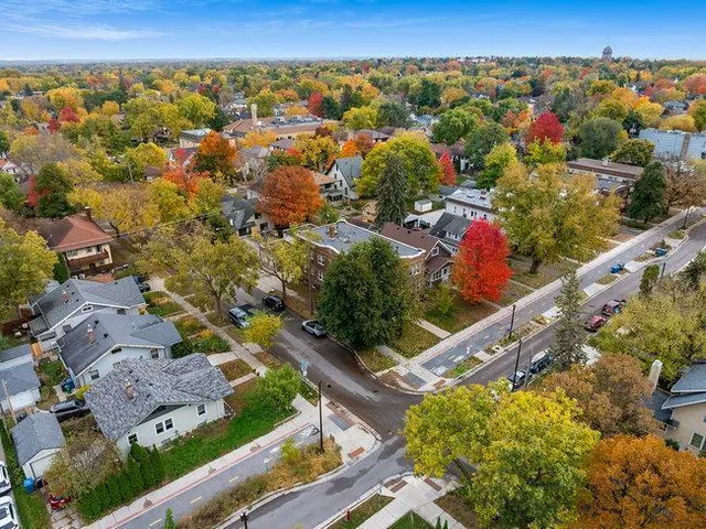 $295,000 | 4501 Bryant Avenue South, Unit 2, Minneapolis, MN 55419