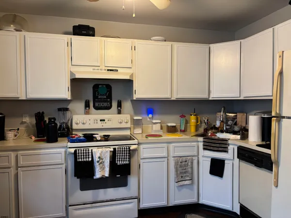 $215,000 | 3125 Woodlands Drive, Unit 27, Mays Landing, NJ 08330