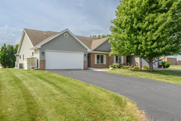 $300,000 | 1610 Kyle Lane, Unit 28, Beloit, WI 53511