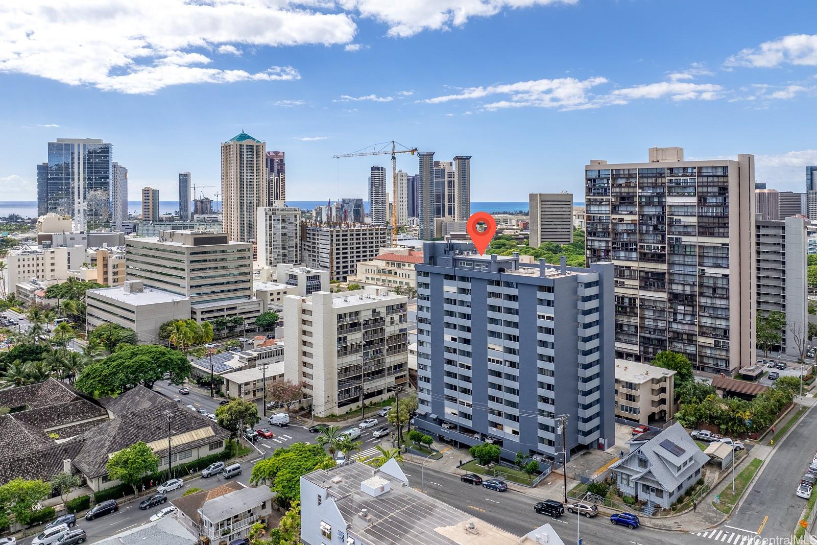824 Kinau Street, Unit 902 Honolulu, HI 96813 - Photo 17 of 18 a city view with tall buildings