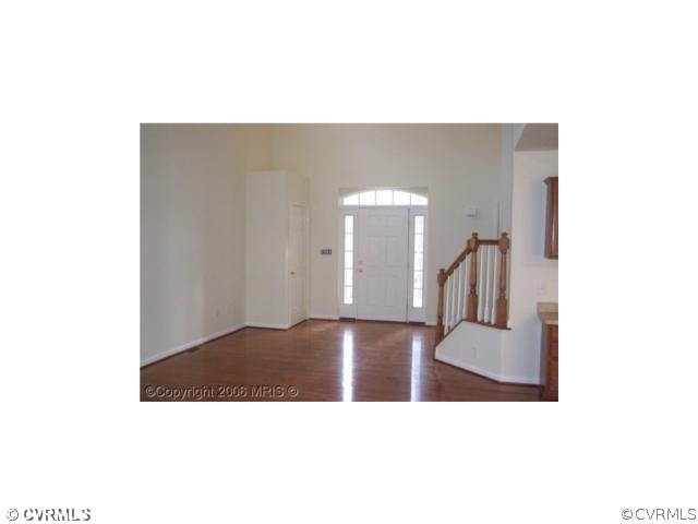 12033 Shortleaf Road Ruther Glen, VA 22546 - Photo 4 of 6 Foyer