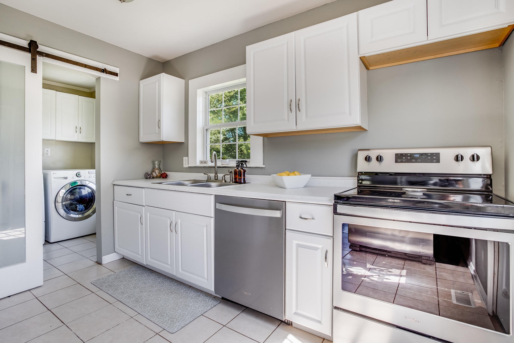 693 Robertsville Road Oak Ridge, TN 37830 - Photo 7 of 22 a kitchen with appliances cabinets and a sink