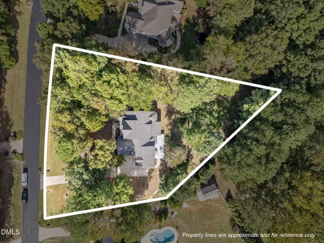 a view of a balcony with floor