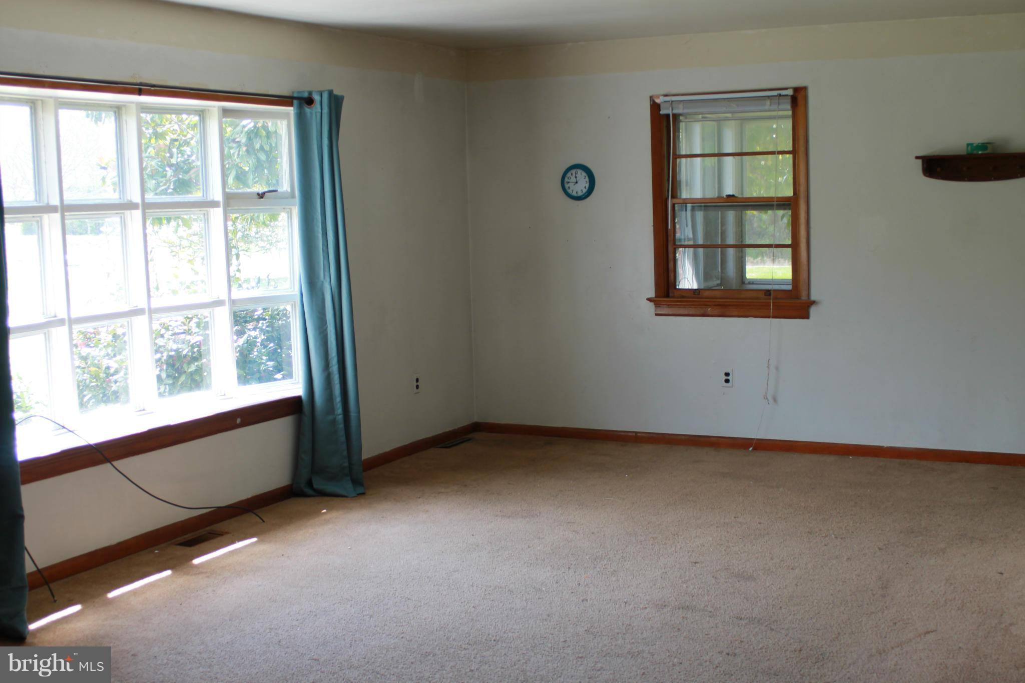 10236 Indiantown Road King George, VA 22485 - Photo 3 of 24 Living Room