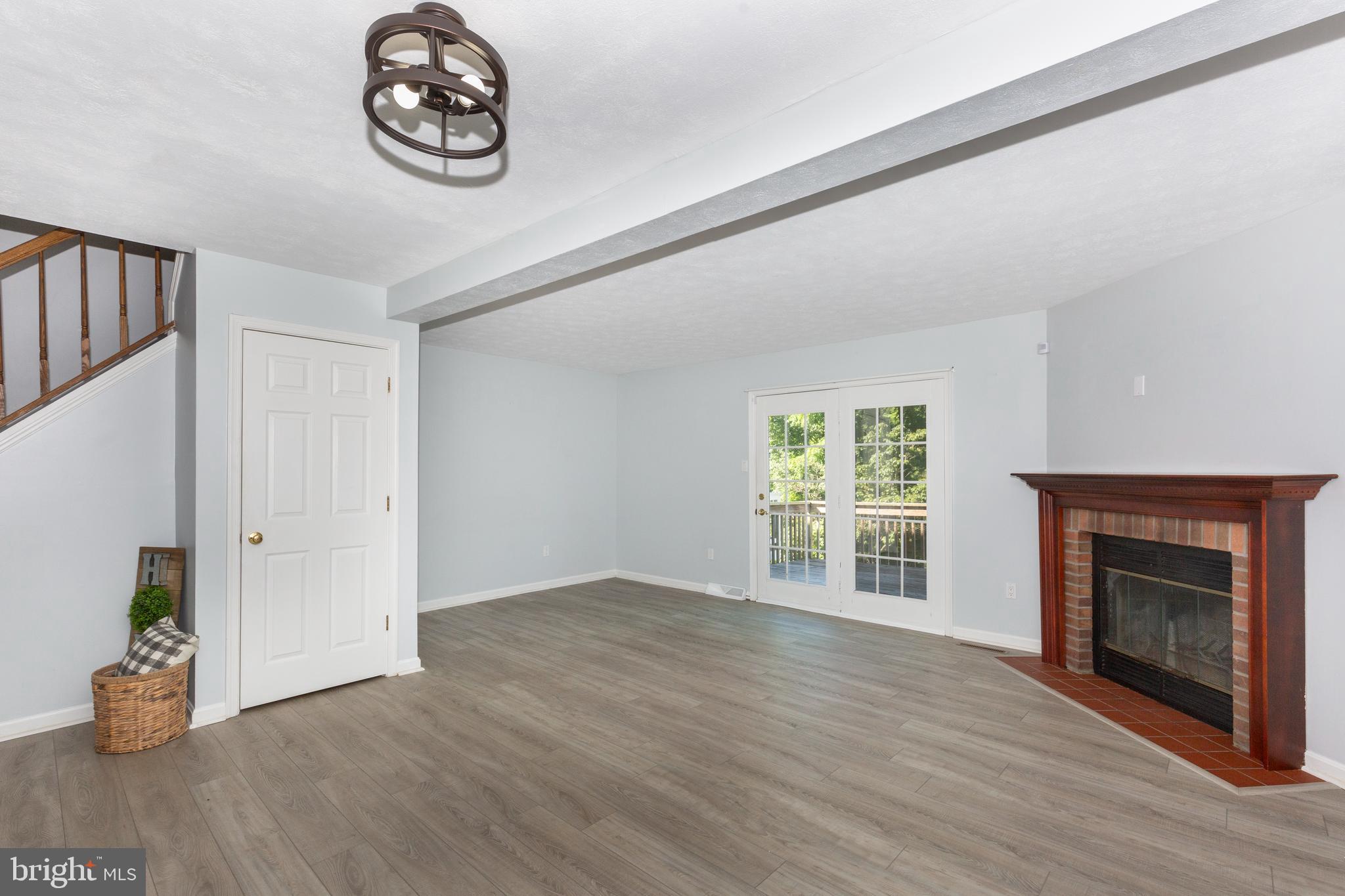 882 Gaming Square Hampstead, MD 21074 - Photo 13 of 46 Spacious living room