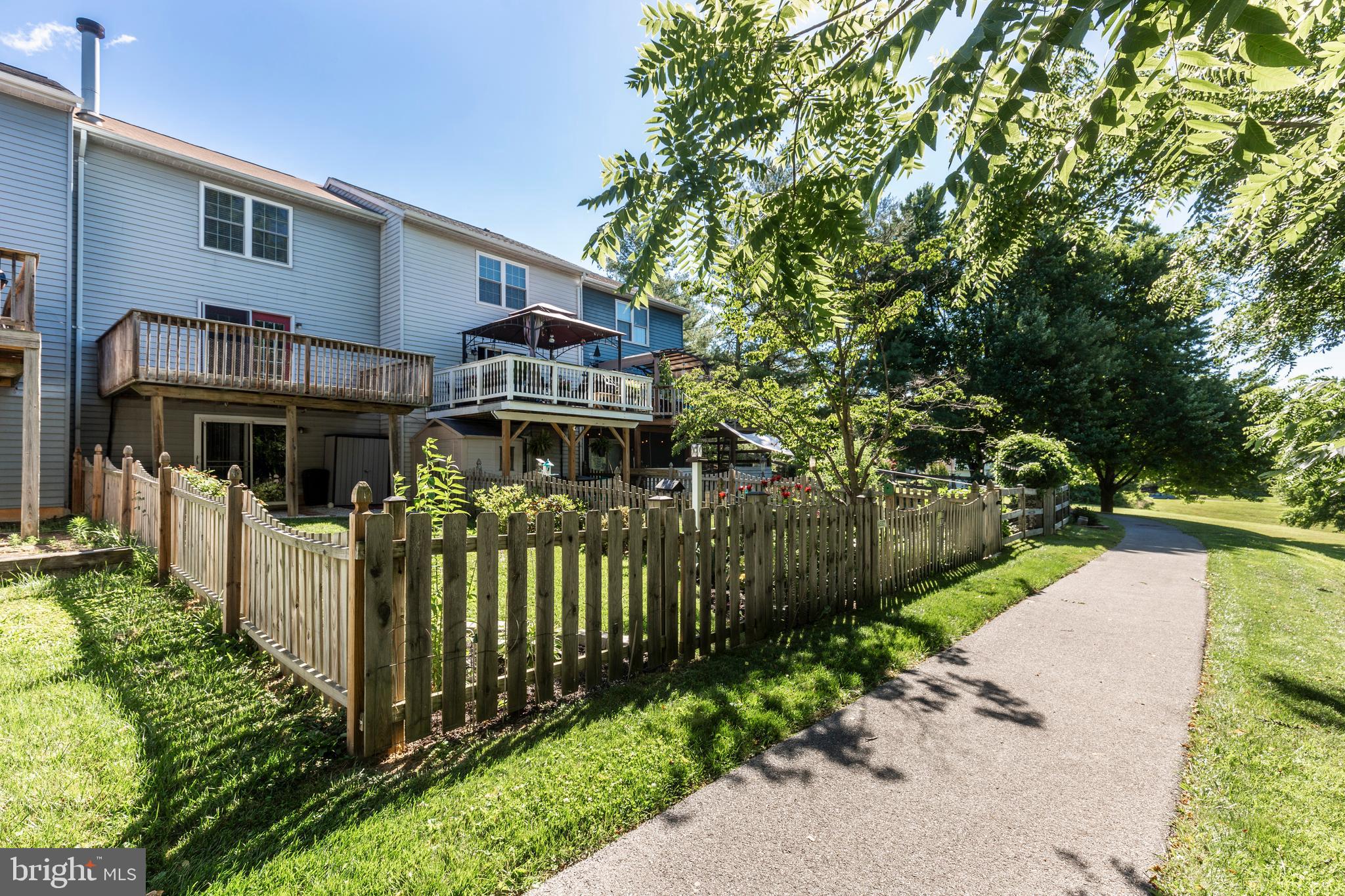882 Gaming Square Hampstead, MD 21074 - Photo 3 of 46 Walking path right out the back gate!