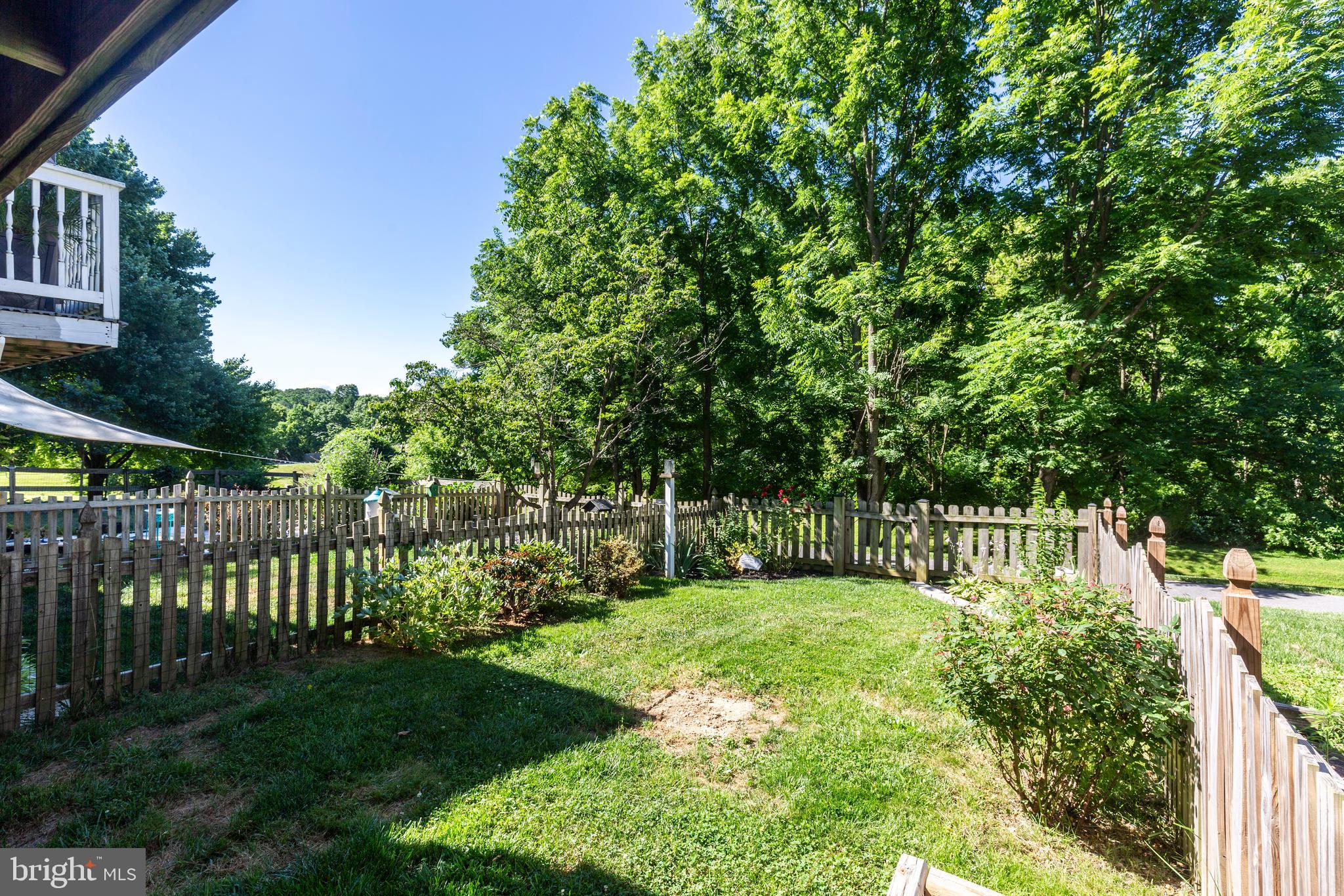882 Gaming Square Hampstead, MD 21074 - Photo 39 of 46 Fenced rear yard back to common area