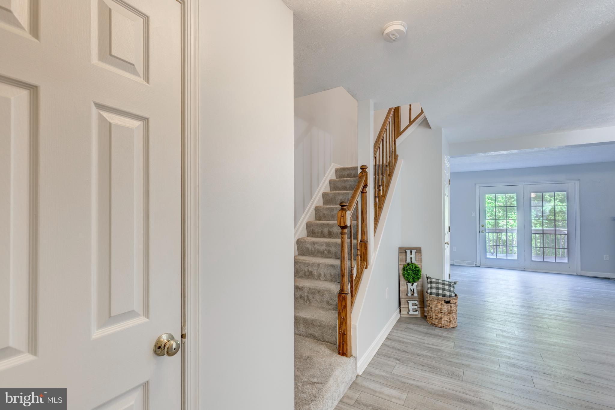 882 Gaming Square Hampstead, MD 21074 - Photo 4 of 46 Entry Foyer