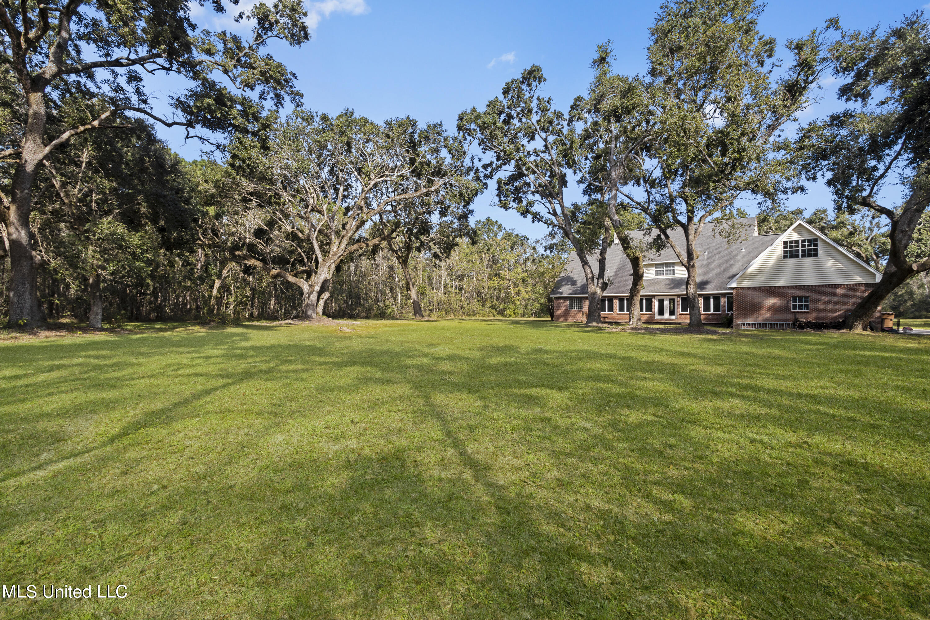 1122 Demourelle Road Pass Christian, MS 39571 - Photo 30 of 34 030