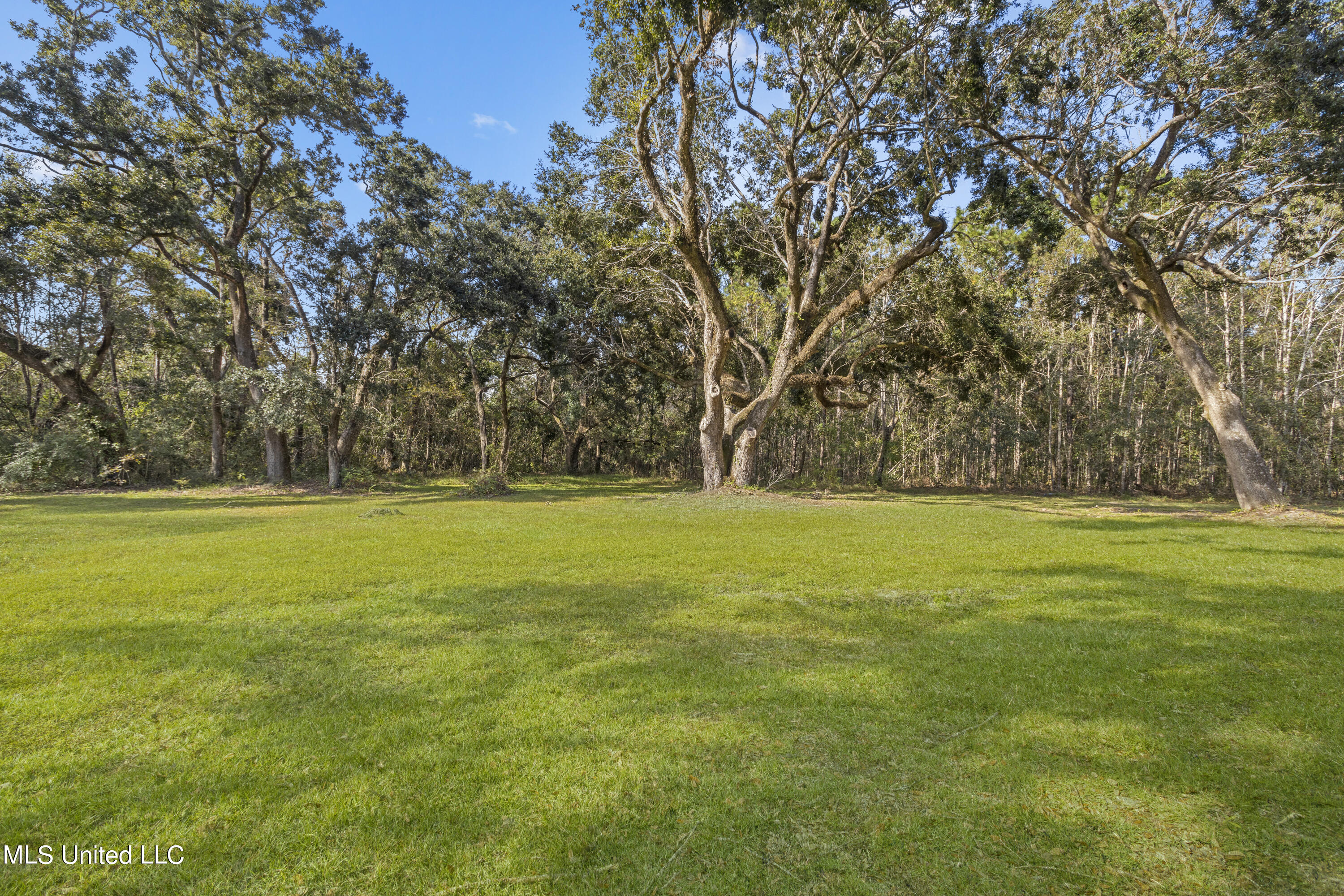 1122 Demourelle Road Pass Christian, MS 39571 - Photo 31 of 34 031