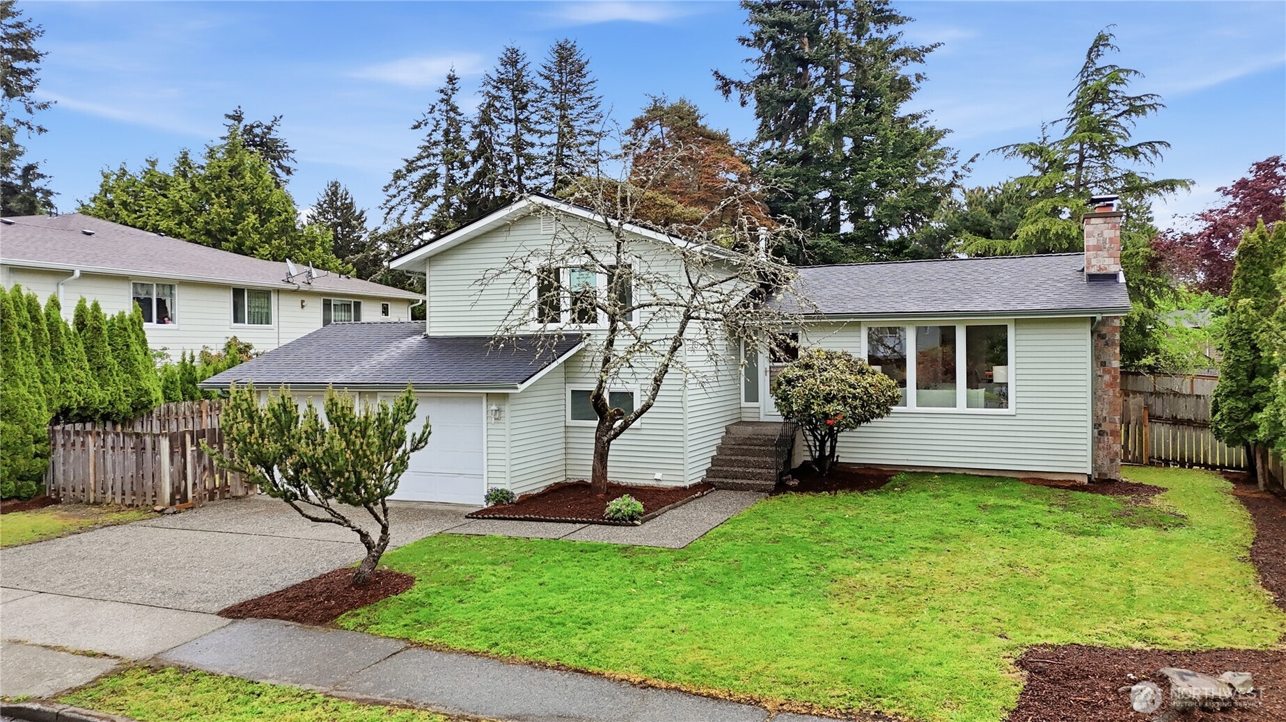 2208 Vashon Avenue Northeast Renton, WA 98059 - Photo 2 of 32