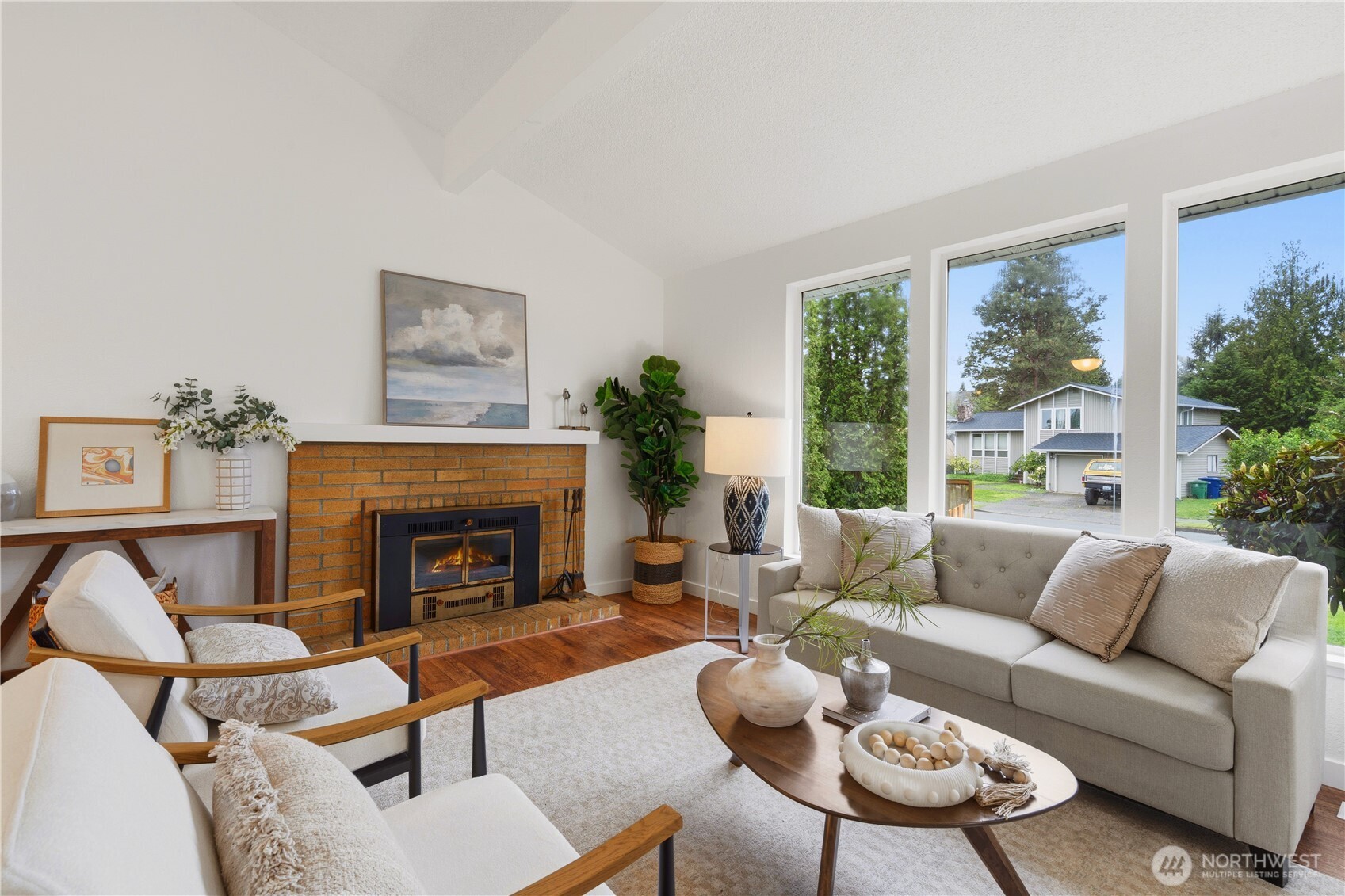 2208 Vashon Avenue Northeast Renton, WA 98059 - Photo 5 of 32