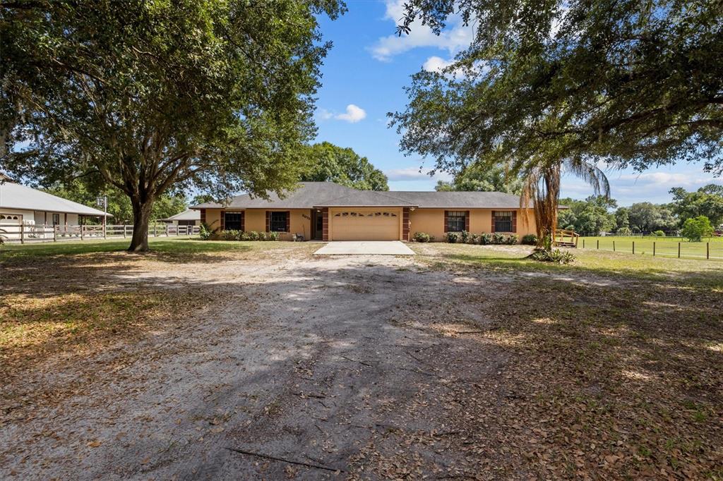 8675 Tom Costine Road Lakeland, FL 33809 - Photo 2 of 37
