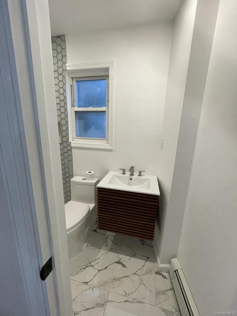 246-07 137th Road, Unit ROOM#1 Queens, NY 11422 - Photo 2 of 3