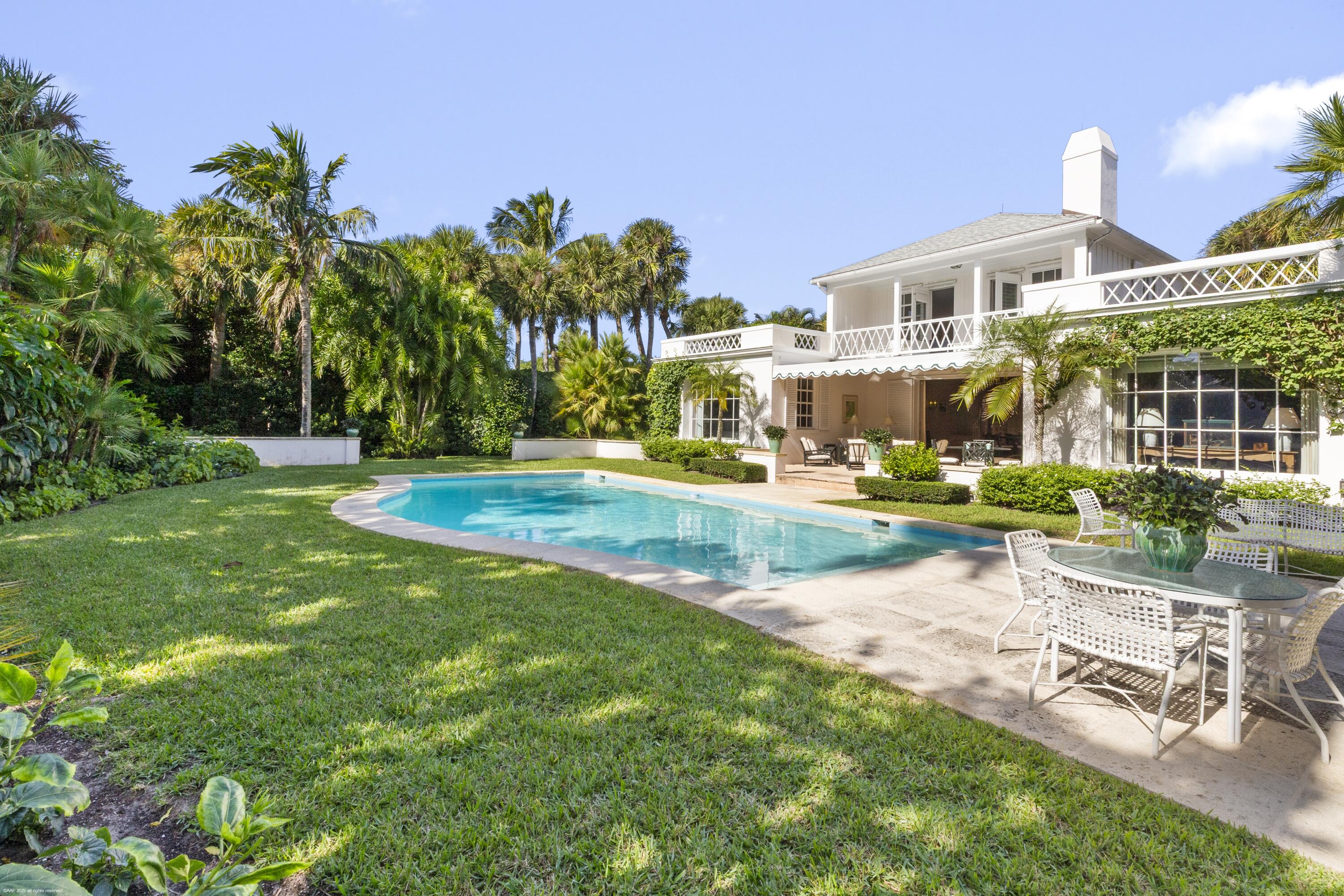 128 South Beach Road Jupiter Island, FL 33455 - Photo 4 of 29 128 S Beach Rd 050