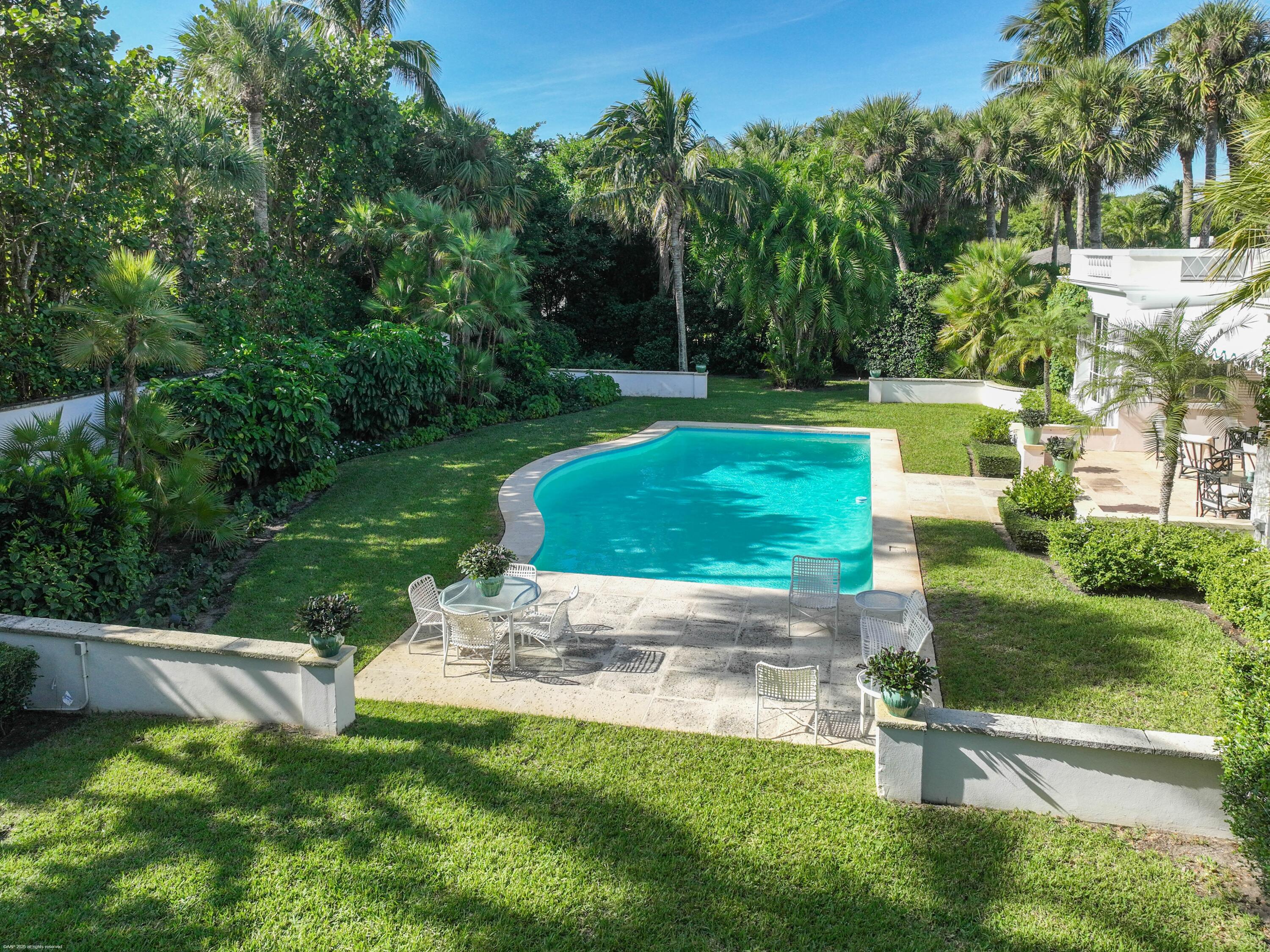 128 South Beach Road Jupiter Island, FL 33455 - Photo 5 of 29 128 S Beach Rd 055