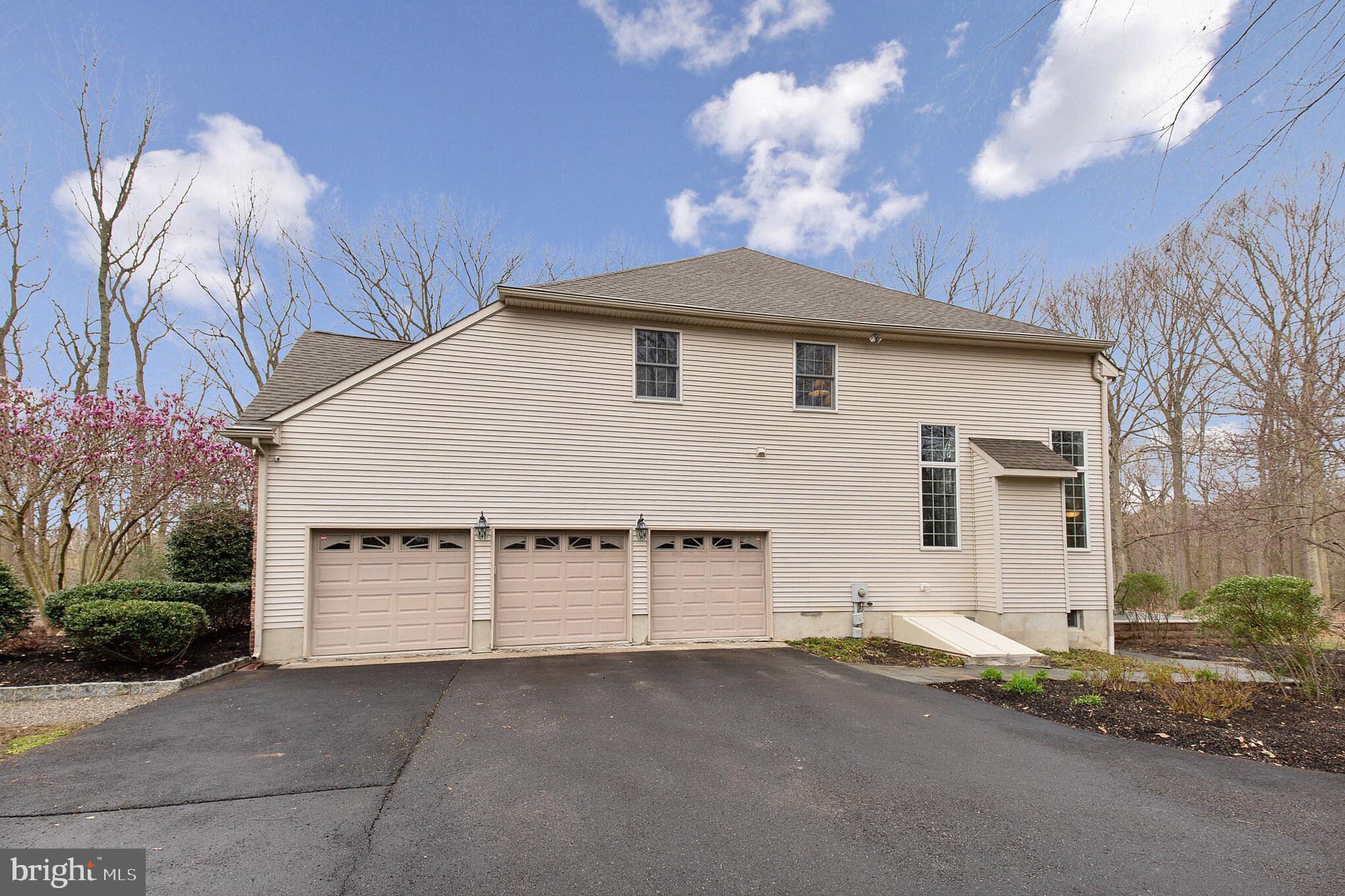 250 Barnsboro Road Sewell, NJ 08080 - Photo 4 of 31