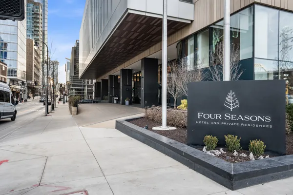 $5,500 | 160 2nd Avenue South, Unit 2003, Nashville, TN 37201