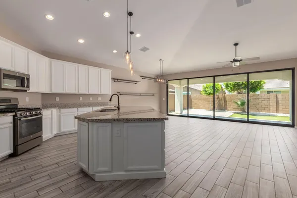 $2,650 | 10158 Theorem Drive, Mesa, AZ 85212
